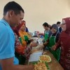 Peserta pelatihan mengolah makanan berbahan ikan.